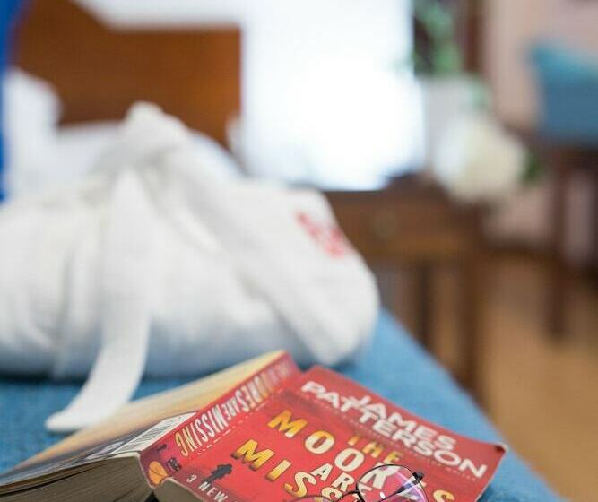 스탠다드 룸, Alcides