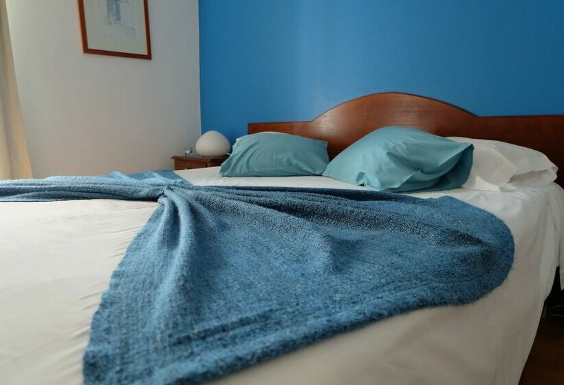 스탠다드 룸, Alcides