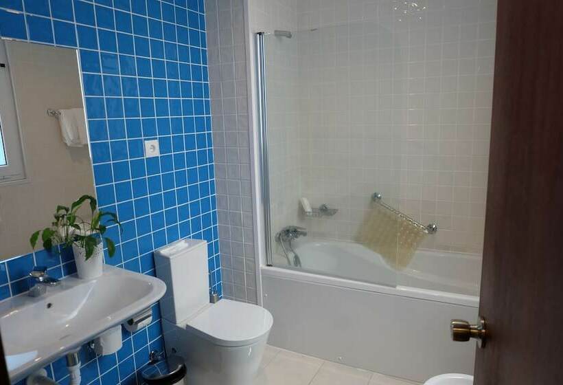 스탠다드 룸, Alcides