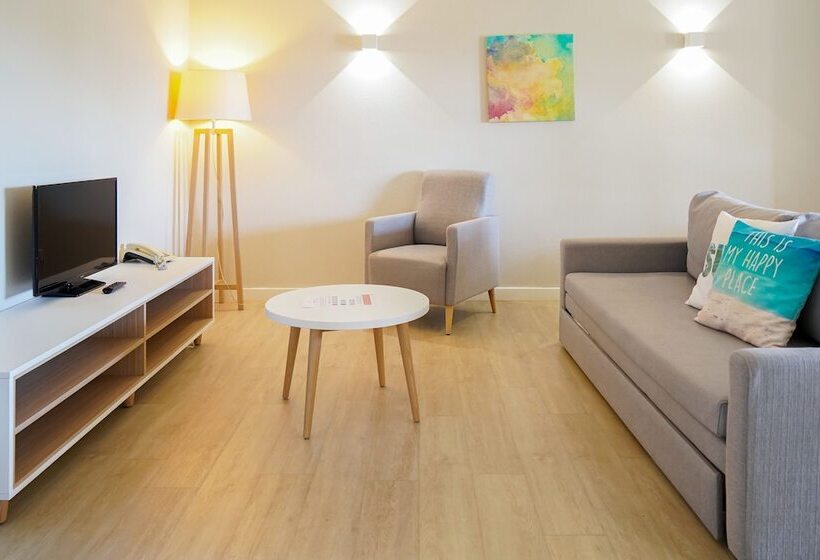 带1个卧室带泳池的公寓, Vitor S Plaza