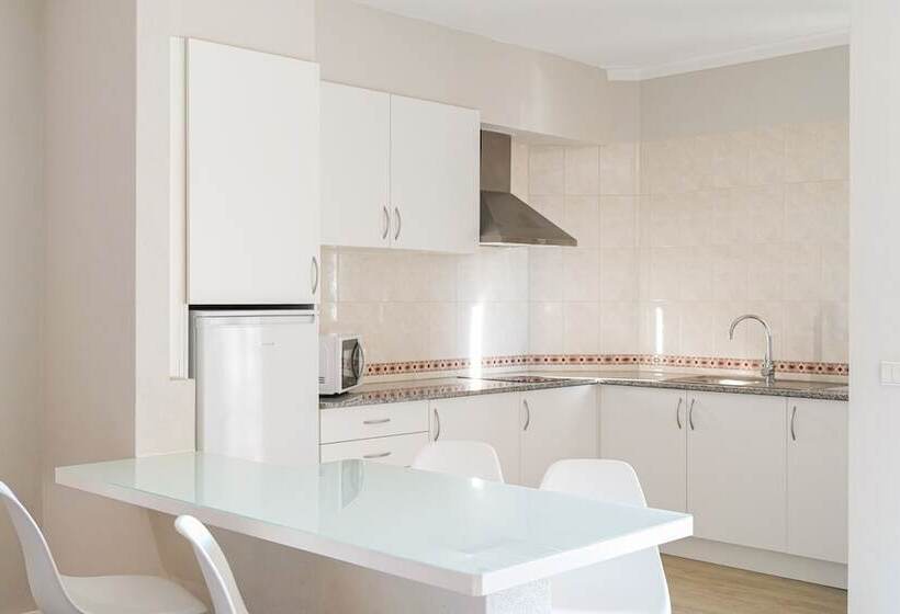 带泳池景观及2个卧室的公寓, Vitor S Plaza