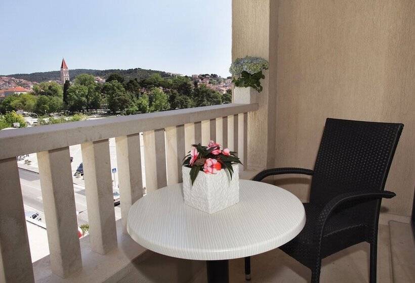 דירת חדר, Bellevue Trogir