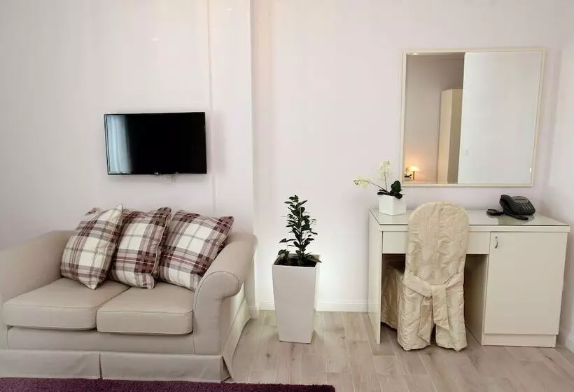 Family Room, Bellevue Trogir