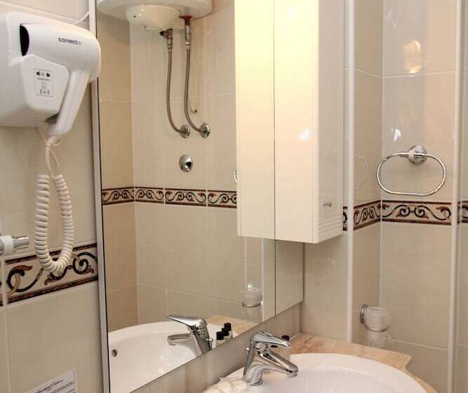 חדר משפחתי, Bellevue Trogir