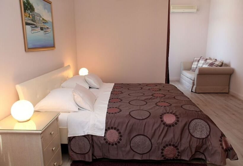 Семейный Номер, Bellevue Trogir