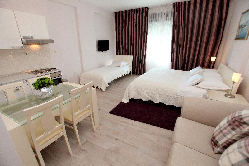 استودیوی استاندارد, Bellevue Trogir