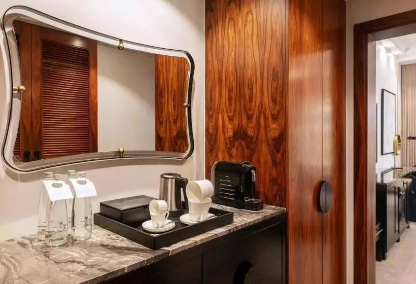 キングサイズベッドのスーペリアルーム, Grosvenor House, A Luxury Collection Hotel, Dubai