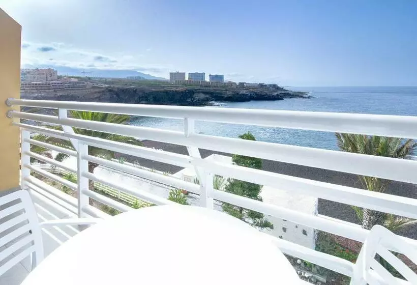 استودیوی استاندارد با چشم‌انداز دریا, Atlantic Holiday