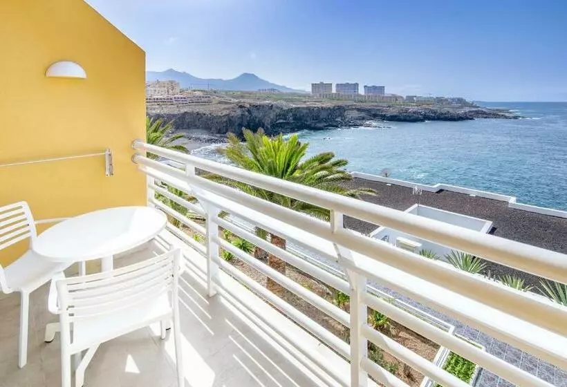 استودیوی استاندارد با چشم‌انداز دریا, Atlantic Holiday