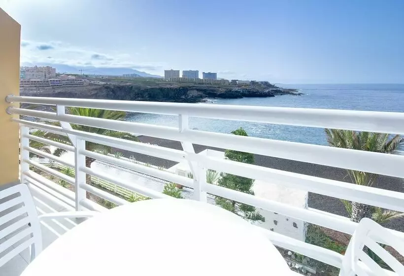 استودیوی استاندارد با چشم‌انداز دریا, Atlantic Holiday