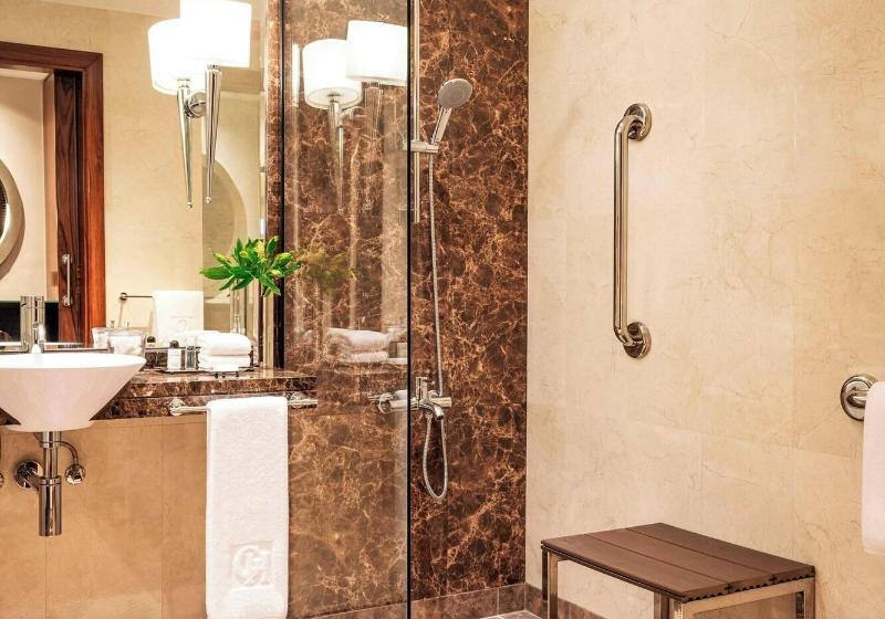 带大床的豪华间, Grosvenor House, A Luxury Collection Hotel, Dubai