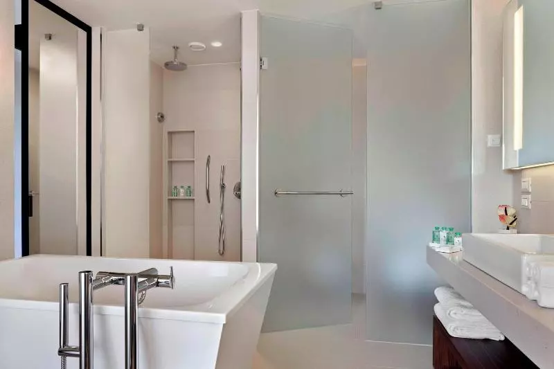 キングサイズベッドのデラックスルーム, Grosvenor House, A Luxury Collection Hotel, Dubai