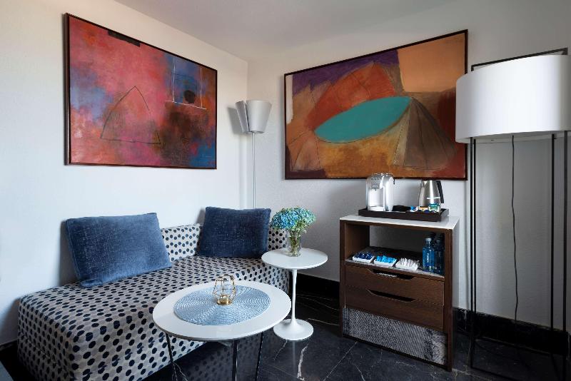 غرفة قياسية سرير كينج لذوى الإحتياجات الخاصة, Holiday Inn Express & Suites Costa Mesa, An Ihg