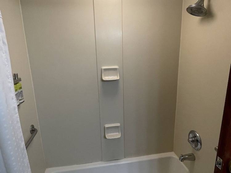 חדר אקזקיוטיב, White Pine Lodge