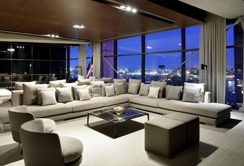 اتاق کلاب, Hyatt Regency Barcelona Tower