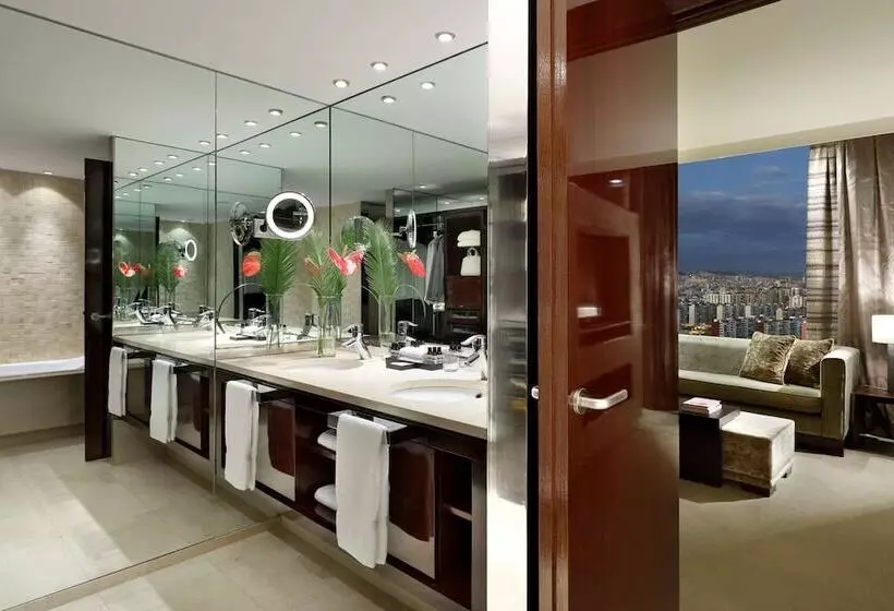 سوییت, Hyatt Regency Barcelona Tower