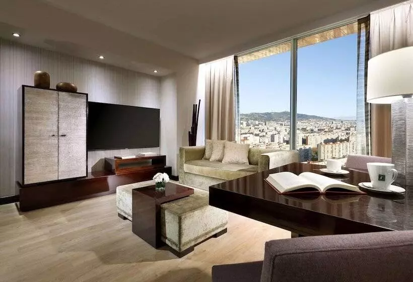 سوییت اجرایی, Hyatt Regency Barcelona Tower