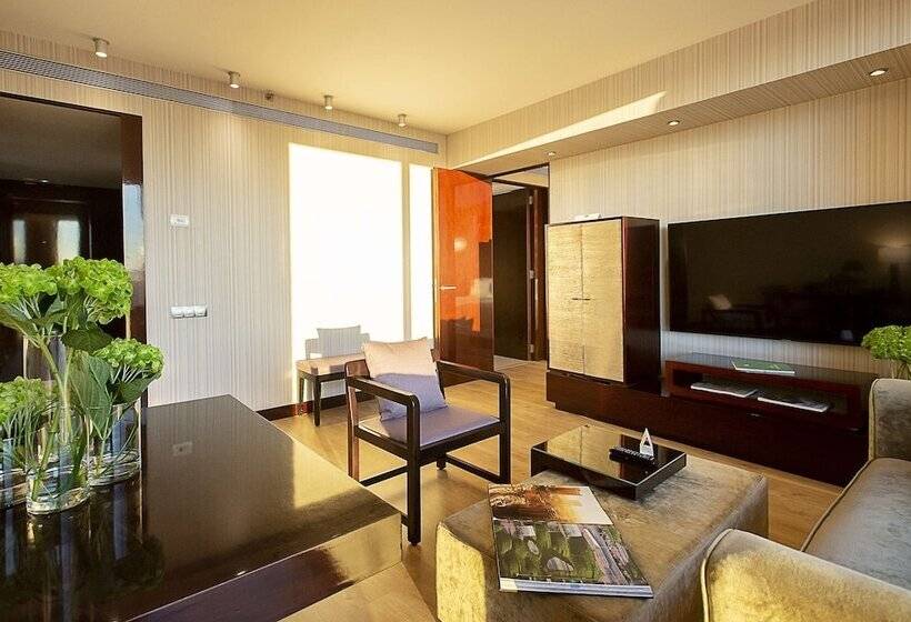 سوییت اجرایی, Hyatt Regency Barcelona Tower