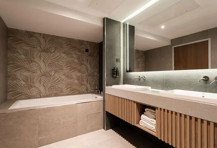 سوییت سوپریور, Mercure Sofia City