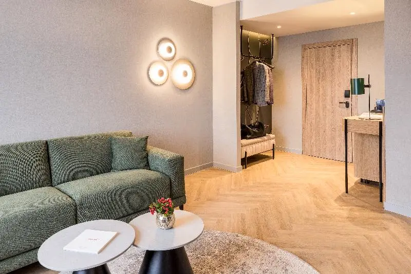 سوئیت جونیور با تخت بزرگ, Mercure Sofia City