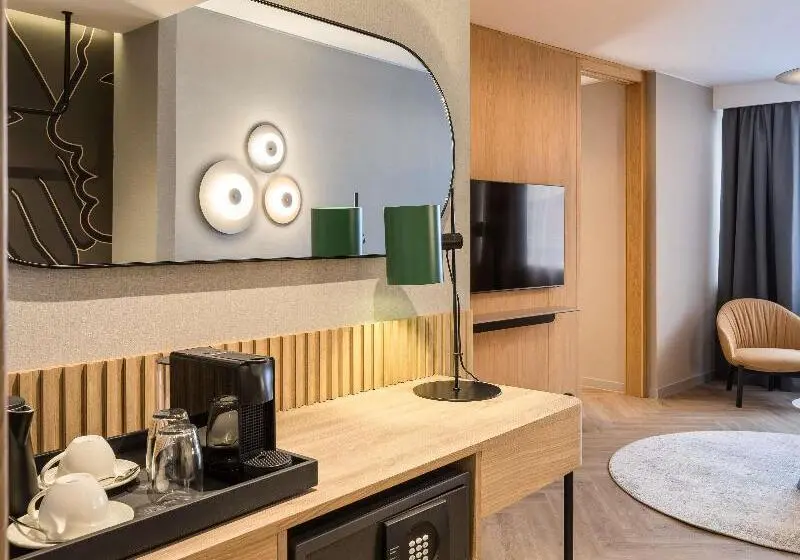 سوئیت جونیور با تخت بزرگ, Mercure Sofia City