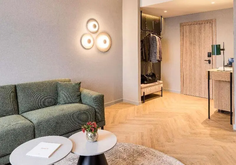 سوئیت جونیور با تخت بزرگ, Mercure Sofia City