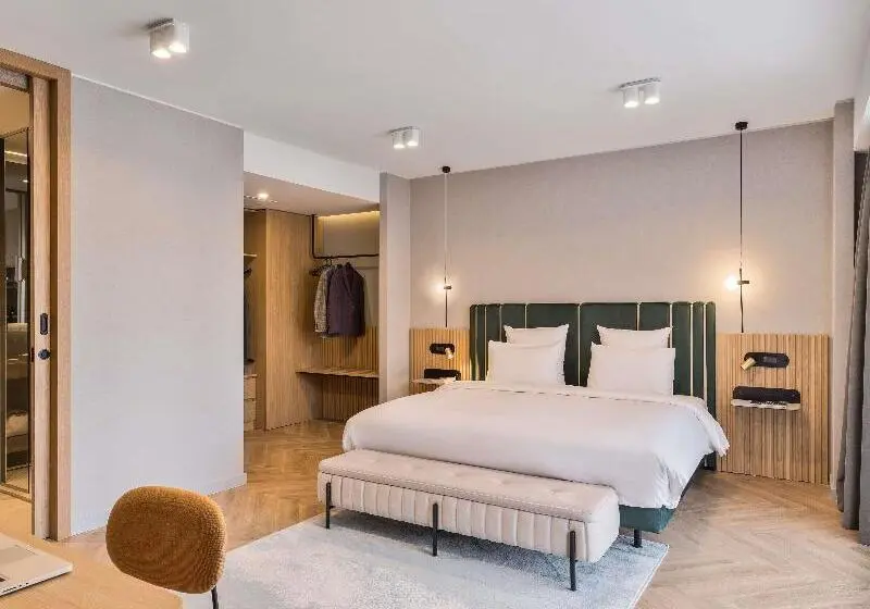 سوئیت جونیور با تخت بزرگ, Mercure Sofia City