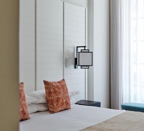 اتاق سوپریور, Molina Lario