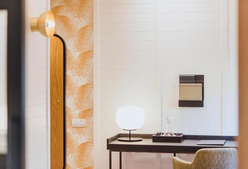 سوییت جونیور, Molina Lario