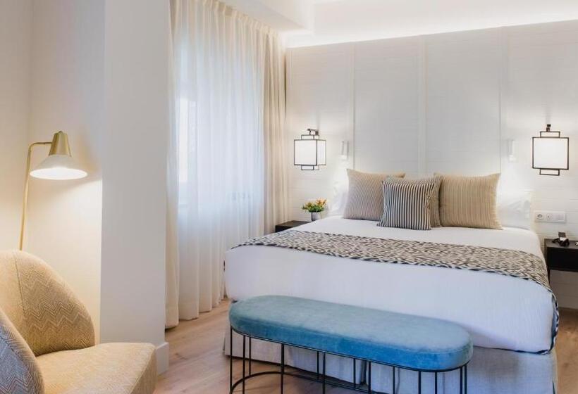 سوییت جونیور, Molina Lario