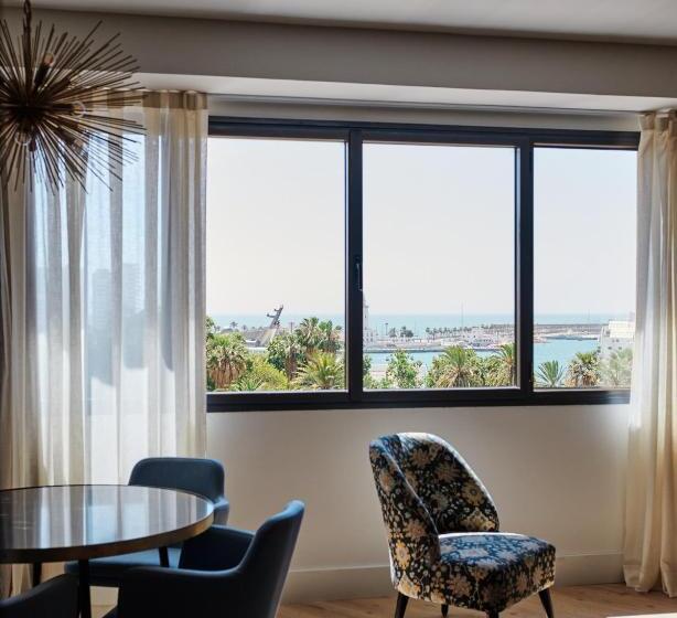 سوییت جونیور با چشم‌انداز دریا, Molina Lario