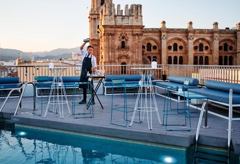 اتاق لوکس سه تخته, Molina Lario