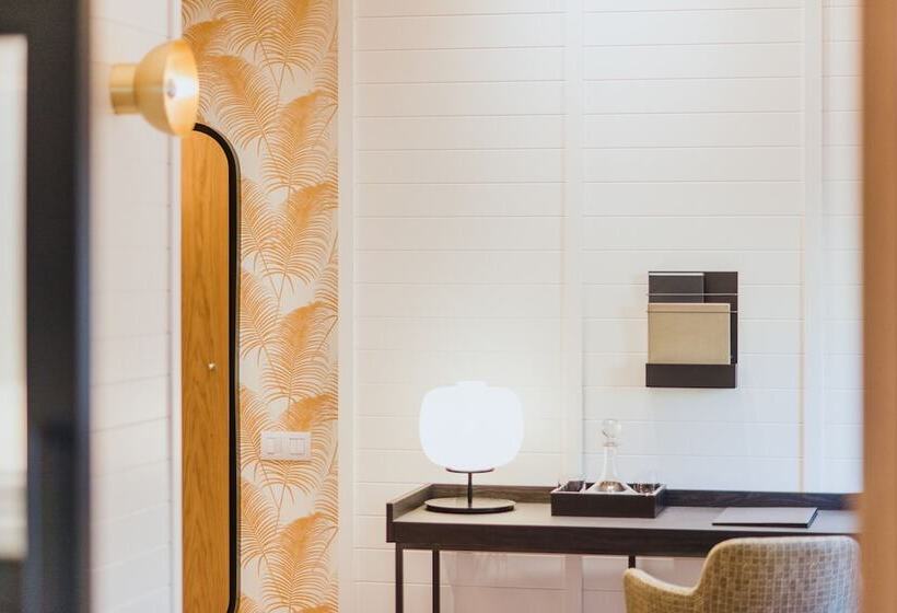 سوییت جونیور, Molina Lario