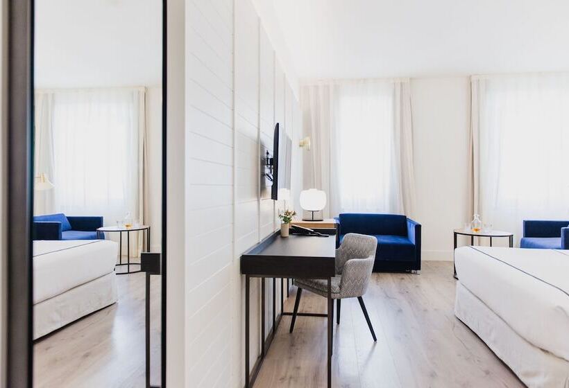 اتاق لوکس, Molina Lario