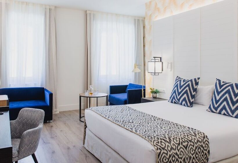 اتاق لوکس, Molina Lario