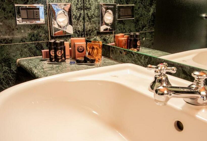 标准间, Albergo Le Due Corti