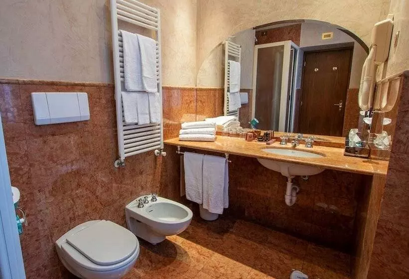 スタンダードトリプルルーム, Albergo Le Due Corti