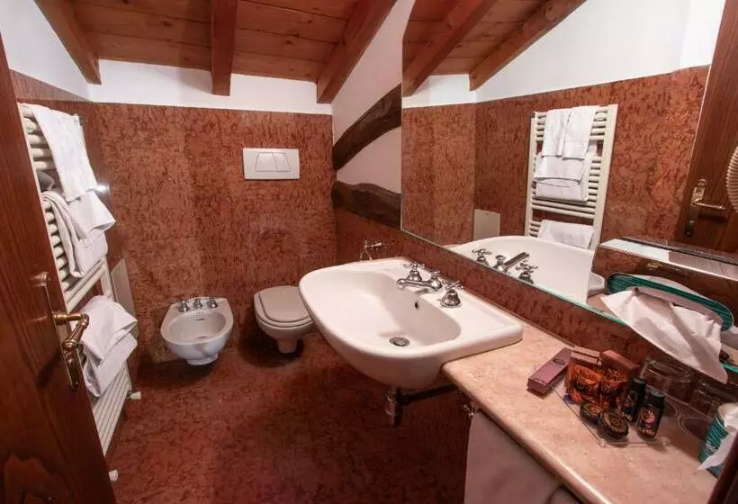 スーペリアシングルルーム, Albergo Le Due Corti