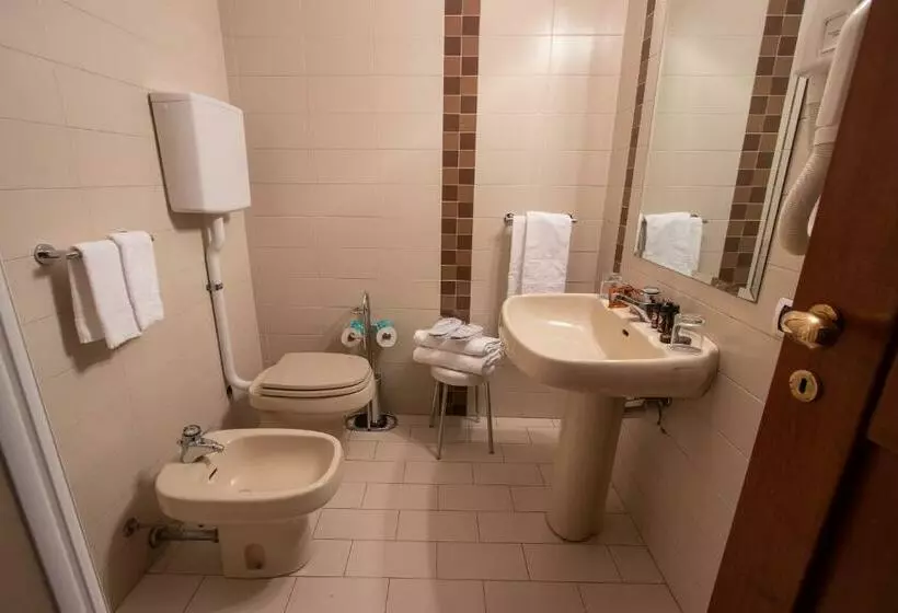 エコノミールーム, Albergo Le Due Corti