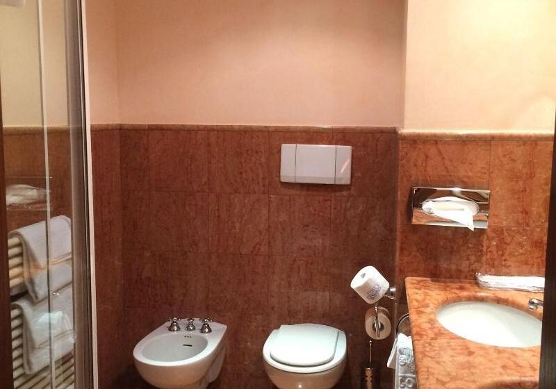 标准间, Albergo Le Due Corti