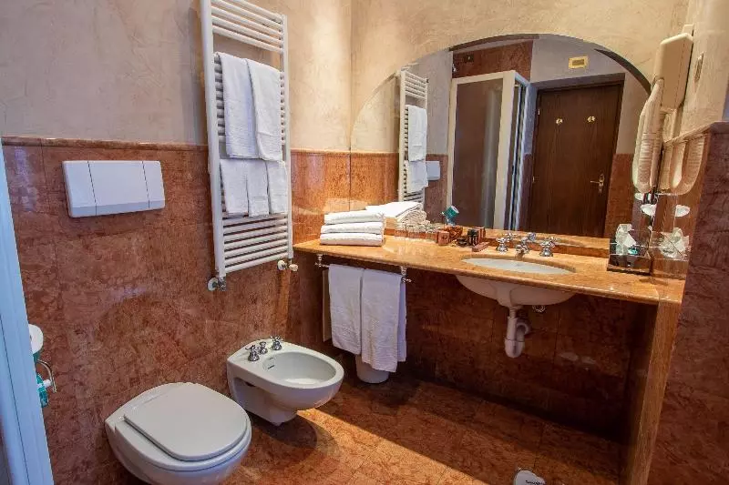 スタンダードトリプルルーム, Albergo Le Due Corti