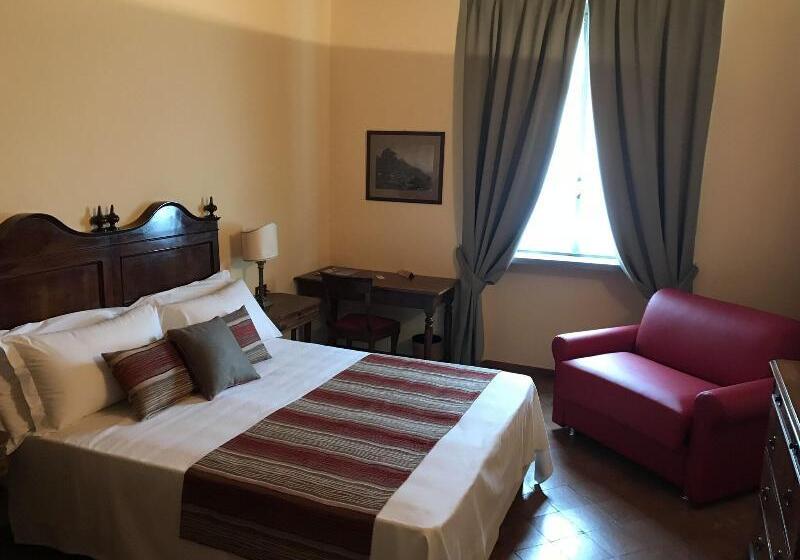 标准三人间, Albergo Le Due Corti