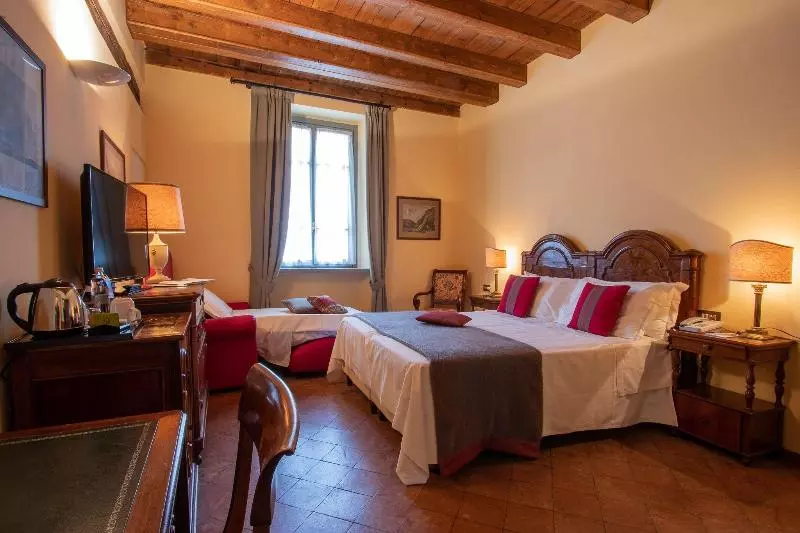 スタンダードトリプルルーム, Albergo Le Due Corti