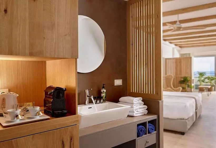 オーシャンビュージュニアスイート, Blue Marine Resort And Spa