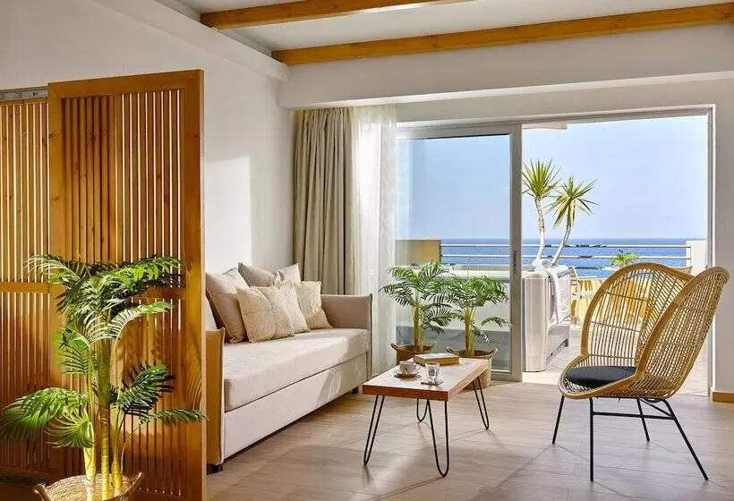 オーシャンビュージュニアスイート, Blue Marine Resort And Spa