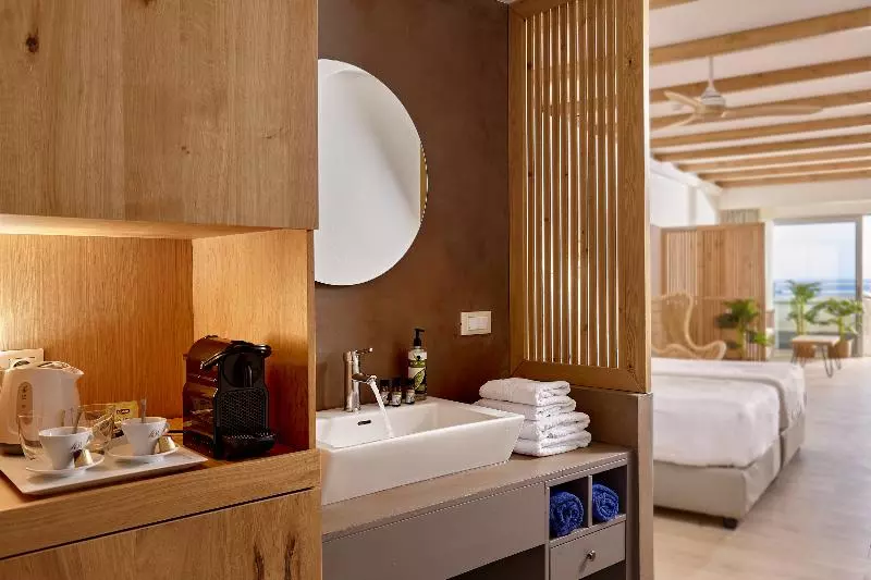 海の見えるスーペリアジュニアスイート, Blue Marine Resort And Spa