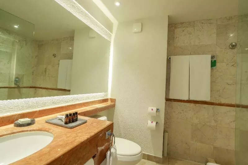 اتاق لوکس با تخت بزرگ, Camino Real Veracruz