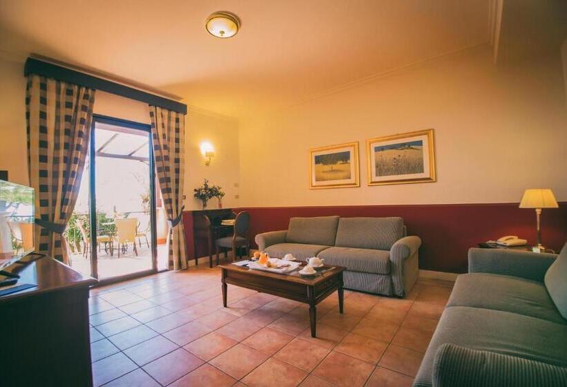 סוויטת ג'וניור, Capo Dei Greci Taormina Coast Resort Hotel & Spa