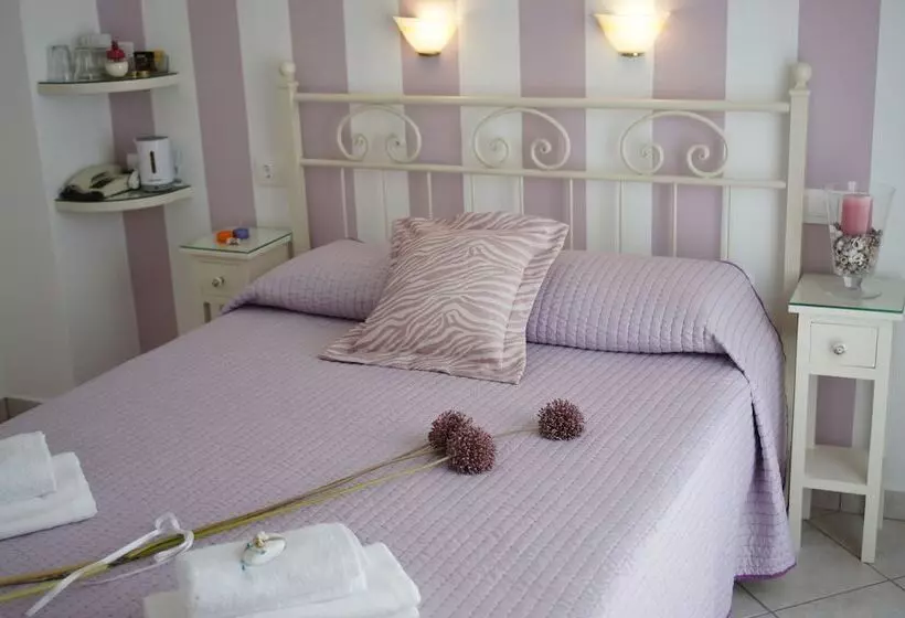 اتاق استاندارد یک نفره, Cyclades