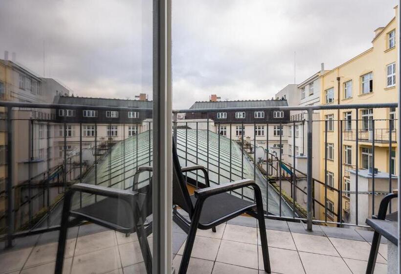 Superior studio with terrace, Ea Aparthotel Melantrich